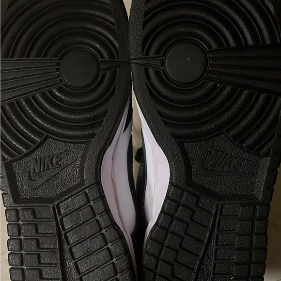 black & white panda dunks. - Picture 5 of 7